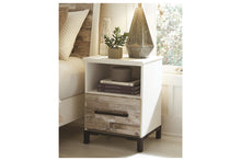 Load image into Gallery viewer, Evanni Nightstand