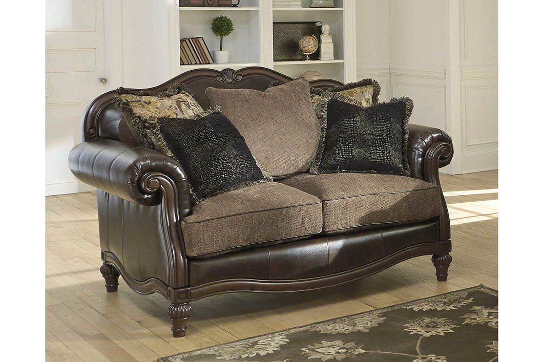 Winnsboro Loveseat
