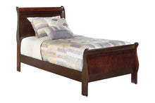 Load image into Gallery viewer, Alisdair Twin Bed with 2 Nightstands