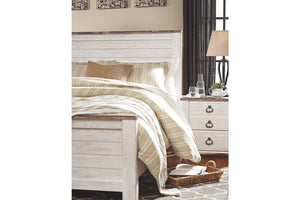 Willowton Queen Bed with 2 Nightstands