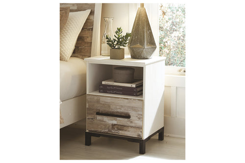 Evanni Nightstand