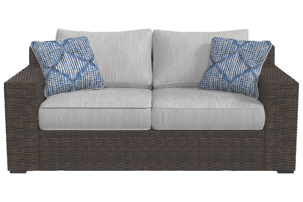 Alta Grande Loveseat