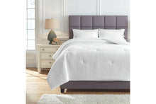 Load image into Gallery viewer, Maurilio 3-Piece Queen Comforter Set