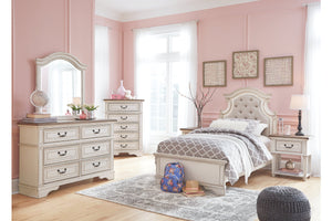 Realyn Twin Panel Bed